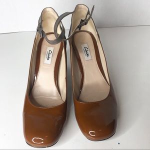 Clark’s Gabriel Candy Patent Leather Heel SZ 9